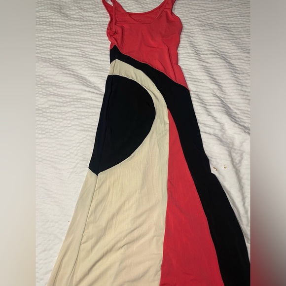 Colorblock Maxi Dress in Coral Black & Beige Women’s Small by Cameo - Picture 4 of 4